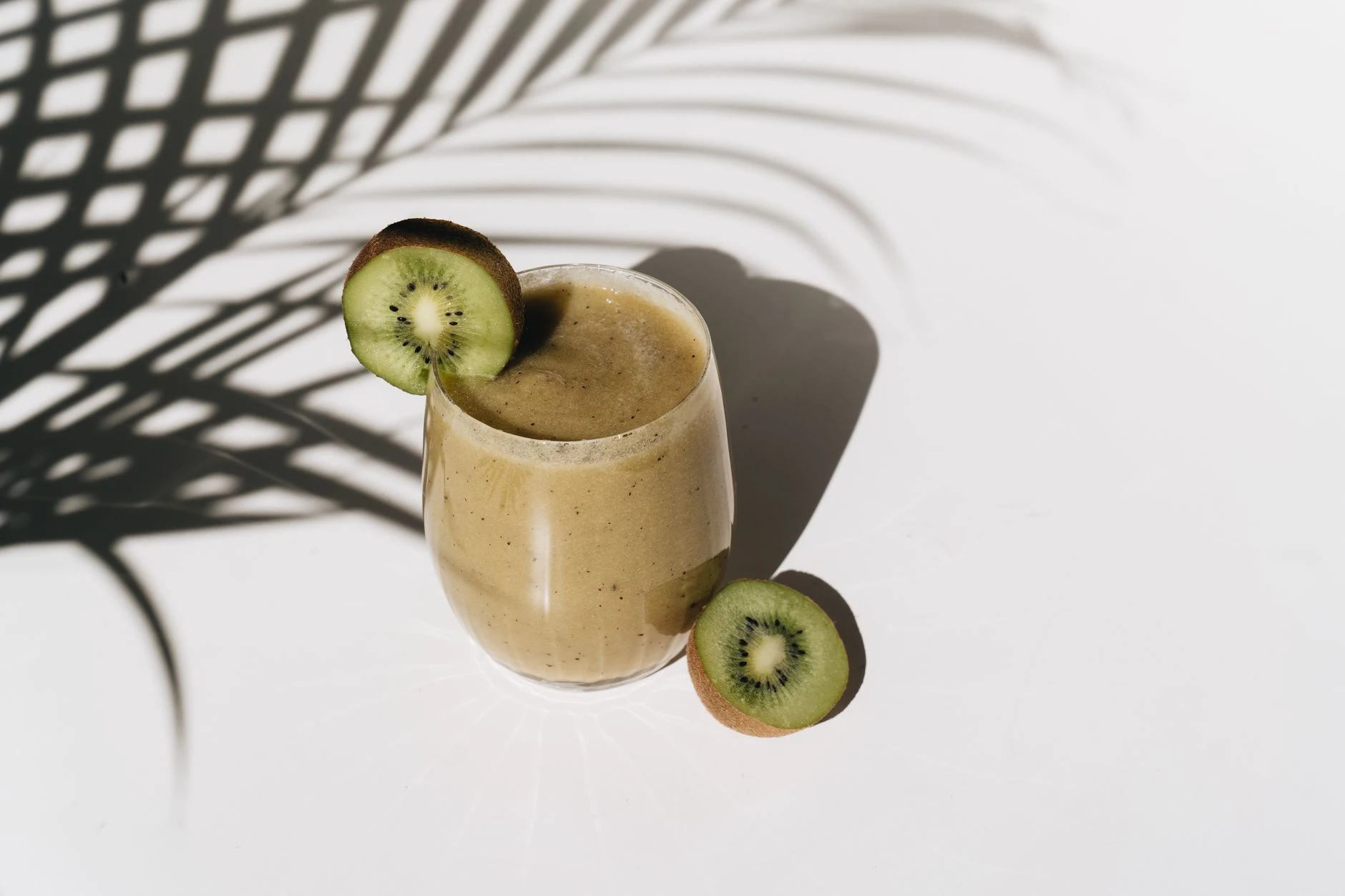 Kiwi Papaya Smoothie mocktail