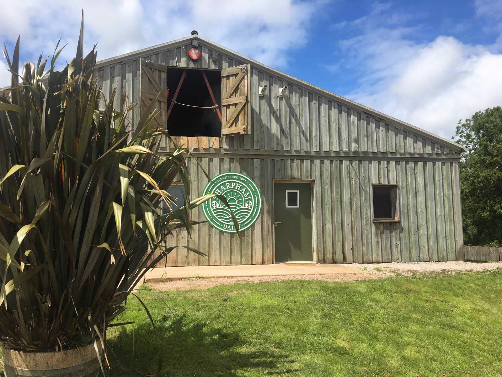 Sharpham Wine & Cheese photo 3