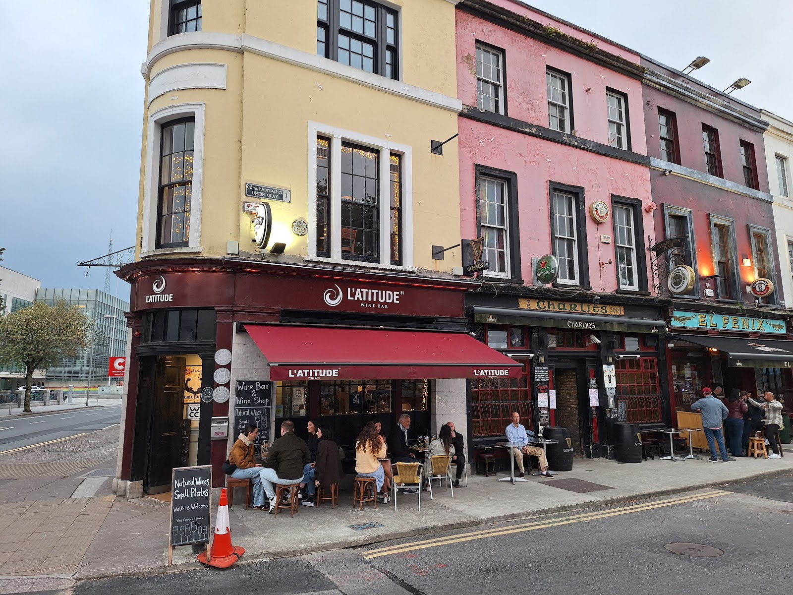 L'Atitude 51 Wine Cafe photo 3