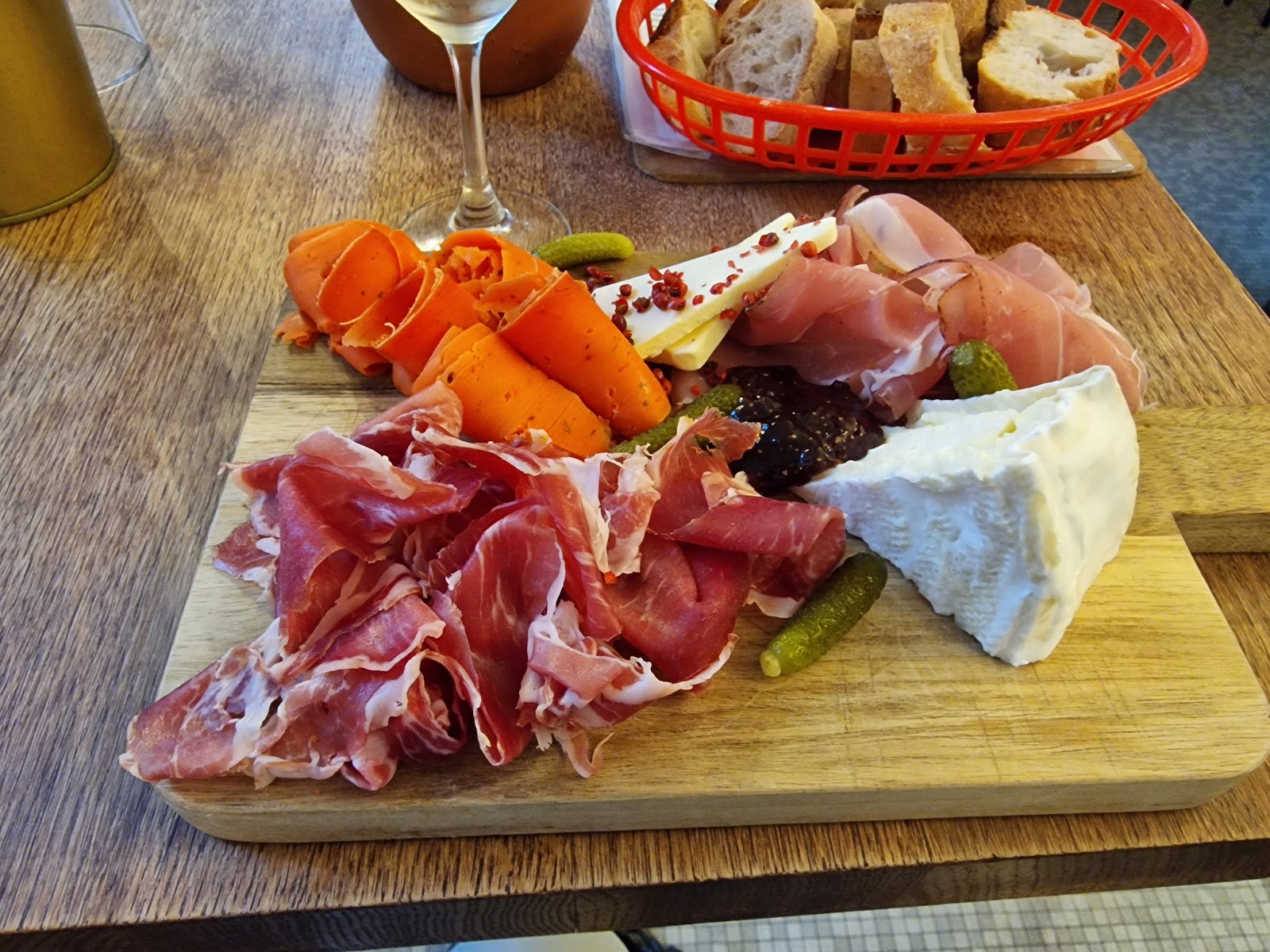 Buvette, cave de quartier photo 3