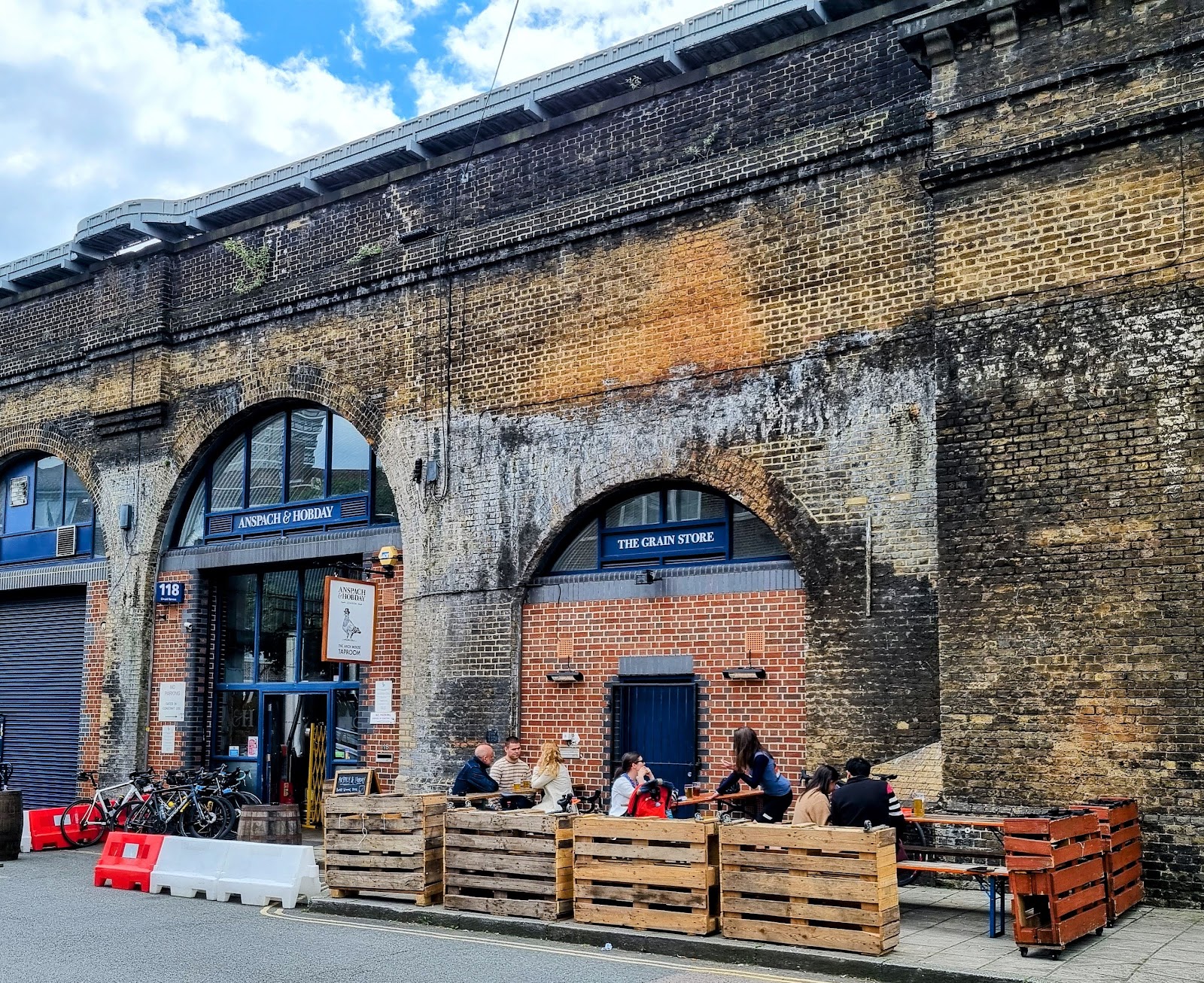 Anspach & Hobday: The Arch House photo 3