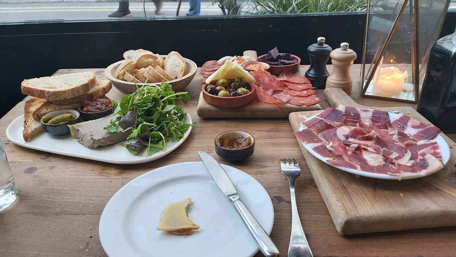 The Black Pig Winebar photo 2