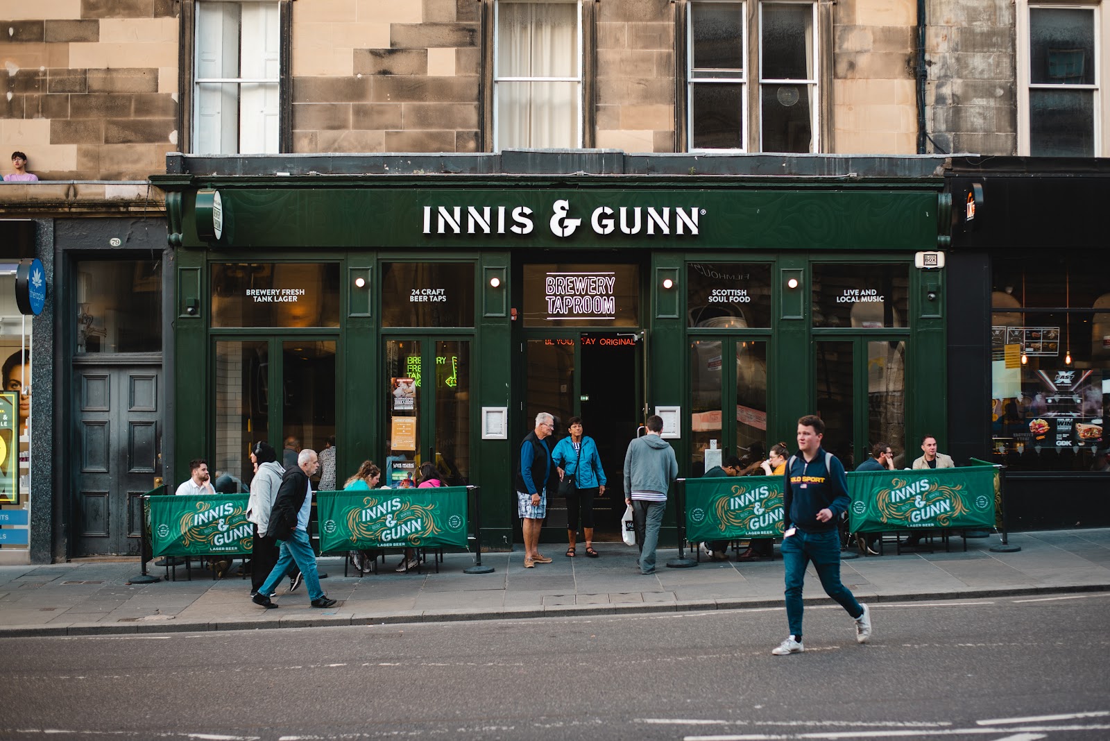 Innis & Gunn Brewery Taproom Edinburgh photo 1